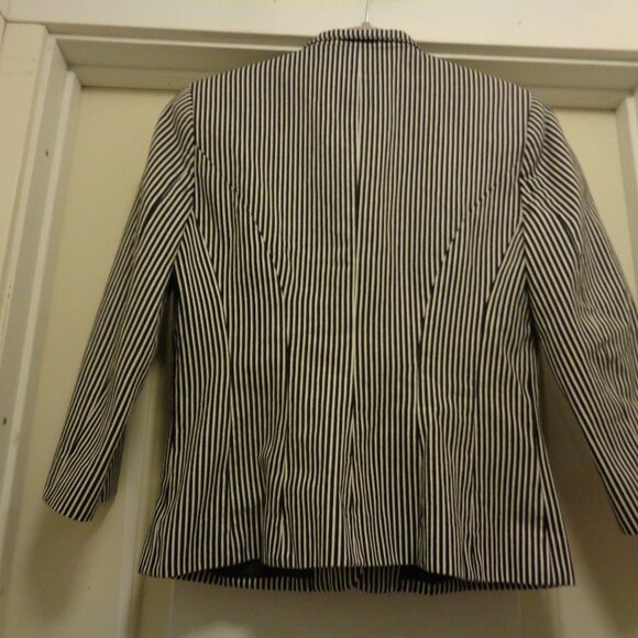 CHAPS BLACK & WHITE STRIPES CLASSIC GIRL OFFICE SIREN LITTLE JACKET 6 - Picture 3 of 3